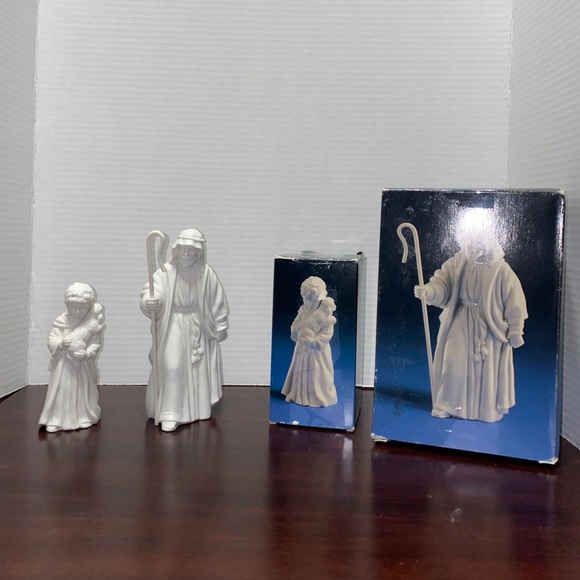Avon Nativity Collectibles The Shepherd & Shepherd Boy Boxed EUC 1983 BEAUTIFUL! - Picture 1 of 9